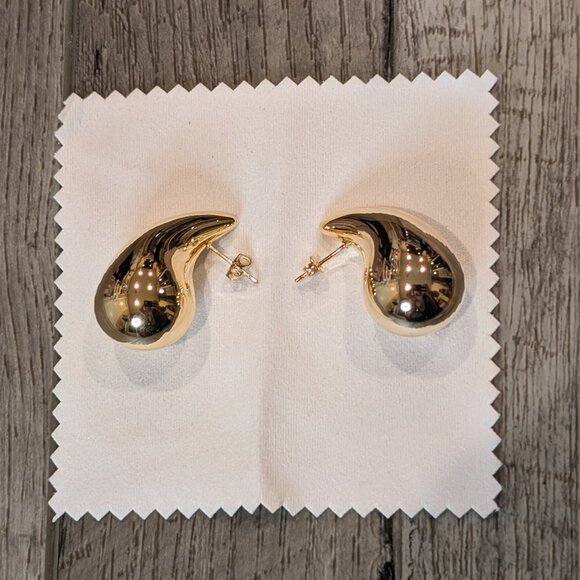 Jewelry - Chunky Gold Waterdrop Earrings, NEW